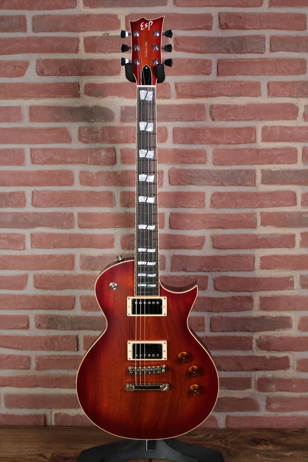 USA Eclipse Open  Grain Amber Cherry Sunburst